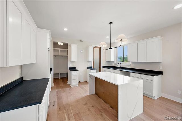 50999 Mistwood Drive, Macomb, MI 48042