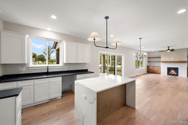 50999 Mistwood Drive, Macomb, MI 48042