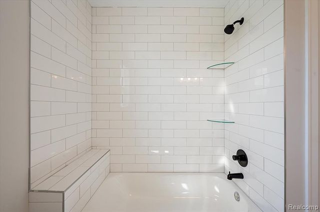 50999 Mistwood Drive, Macomb, MI 48042