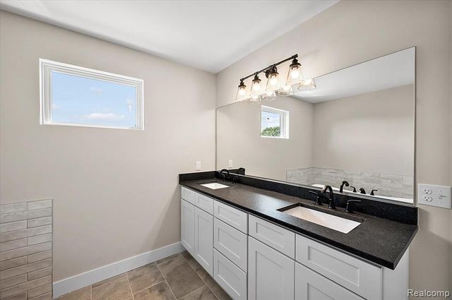 50999 Mistwood Drive, Macomb, MI 48042