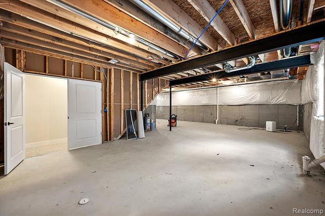 50999 Mistwood Drive, Macomb, MI 48042