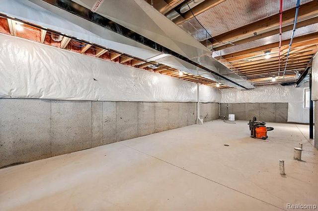 50999 Mistwood Drive, Macomb, MI 48042