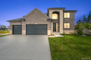 50999 Mistwood Drive, Macomb, MI 48042