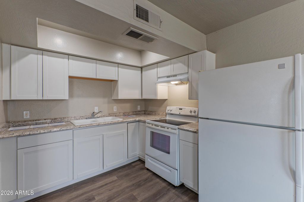 Image 12 of property listing at 1421 E FILLMORE Street, Phoenix, AZ 85006