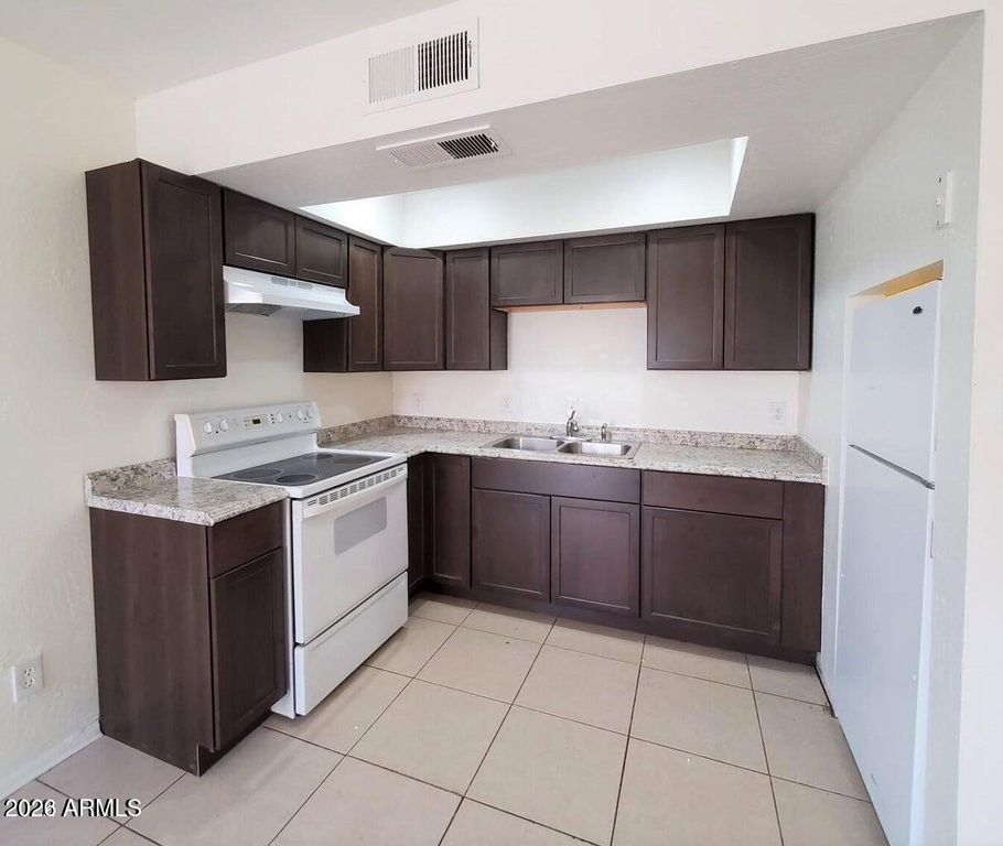 Image 18 of property listing at 1421 E FILLMORE Street, Phoenix, AZ 85006