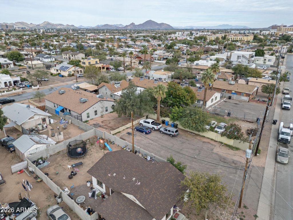 Image 3 of property listing at 1421 E FILLMORE Street, Phoenix, AZ 85006
