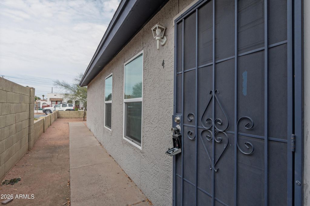 Image 5 of property listing at 1421 E FILLMORE Street, Phoenix, AZ 85006