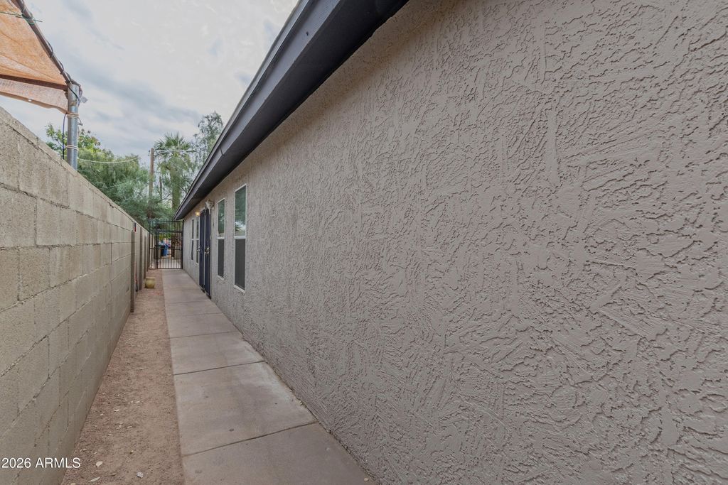 Image 9 of property listing at 1421 E FILLMORE Street, Phoenix, AZ 85006