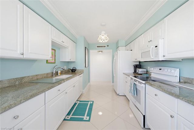 6000 Pelican Bay BLVD N C203, Naples, FL 34108