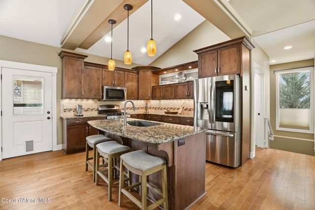 611 W Willapa Ave, Spokane, WA 99224
