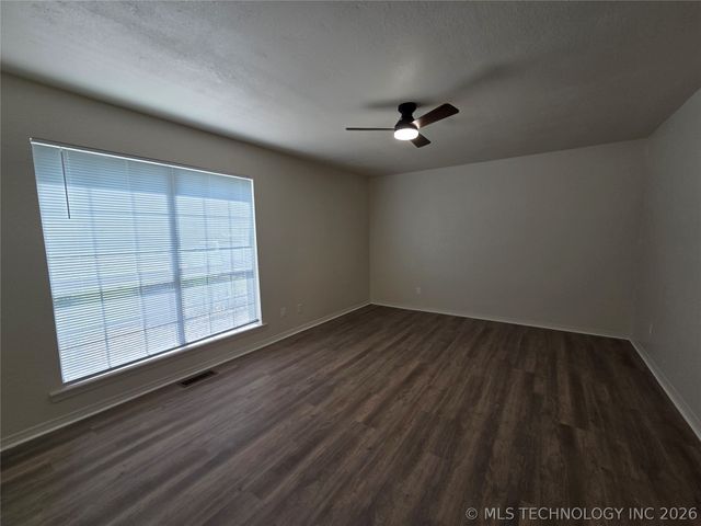 11612 S 100th East Avenue, Bixby, OK 74008