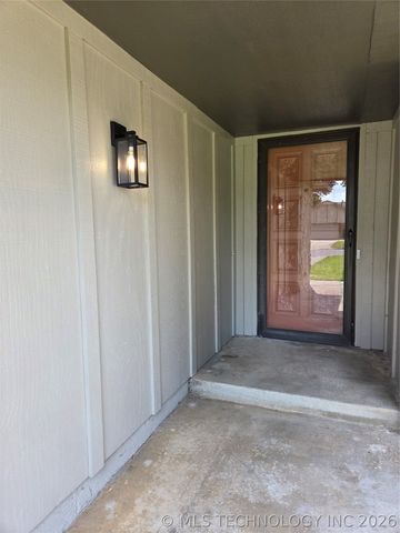 11612 S 100th East Avenue, Bixby, OK 74008