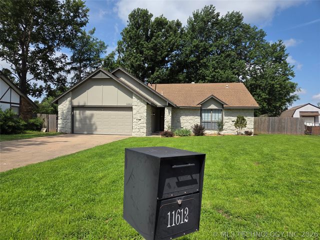 11612 S 100th East Avenue, Bixby, OK 74008