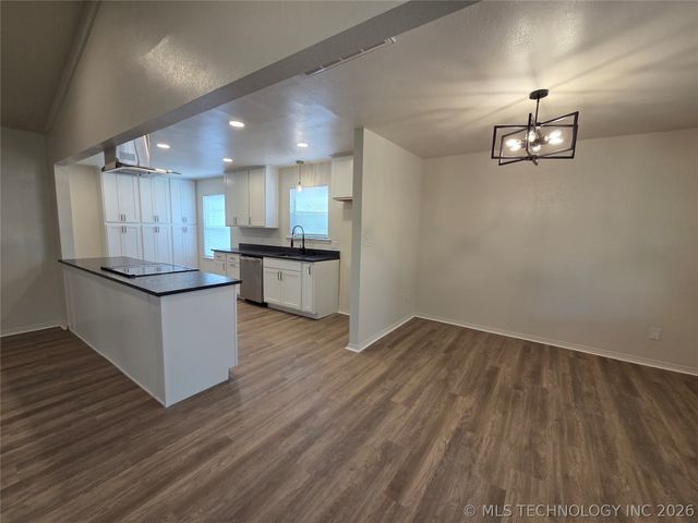 11612 S 100th East Avenue, Bixby, OK 74008