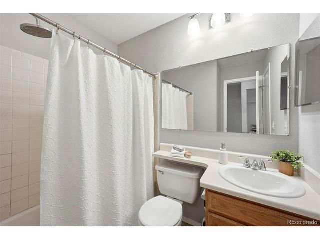 1661 S Idalia Cir A, Aurora, CO 80017