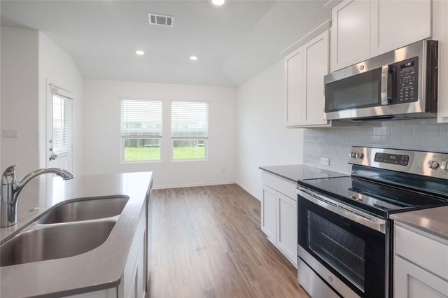 421 Bluejack WAY, Hutto, TX 78634