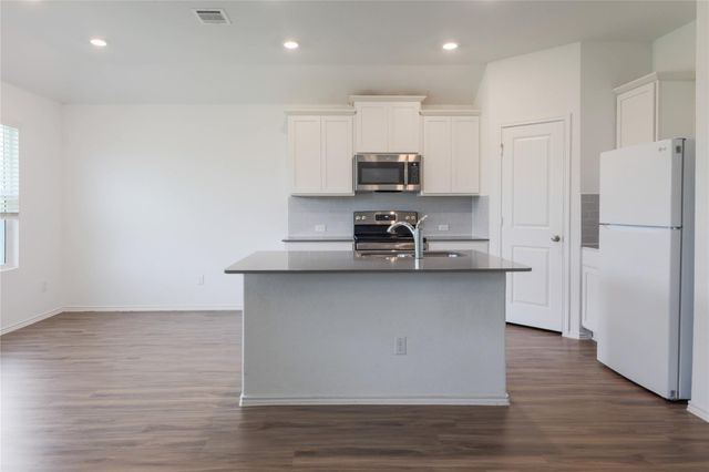 421 Bluejack WAY, Hutto, TX 78634