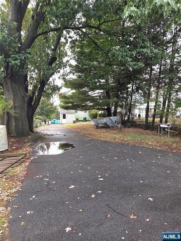 87 Midland Avenue, Wallington, NJ 07057