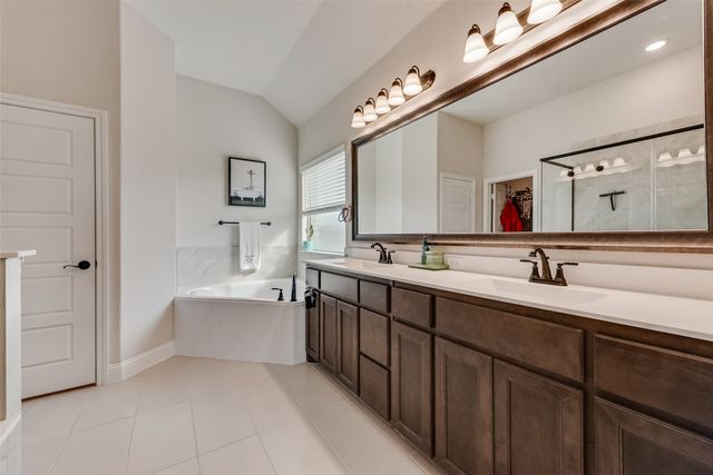 12725 Caliber Drive, Godley, TX 76044