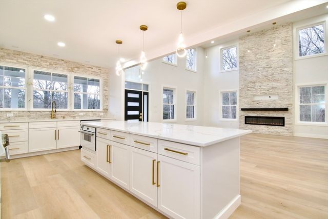 3 Mohawk St, Wilbraham, MA 01095