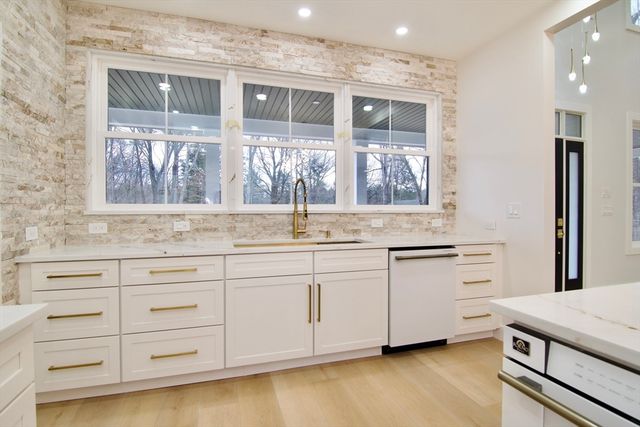 3 Mohawk St, Wilbraham, MA 01095