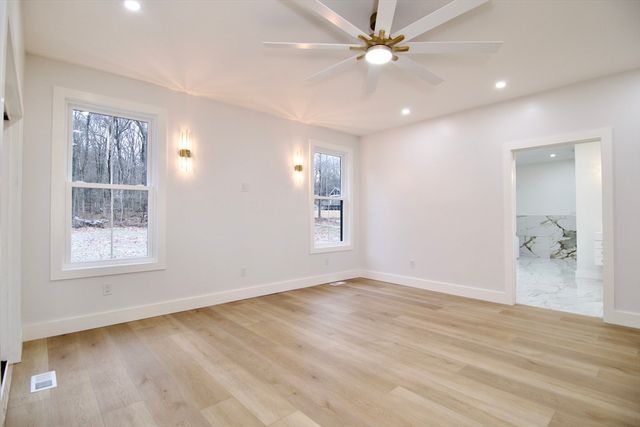 3 Mohawk St, Wilbraham, MA 01095