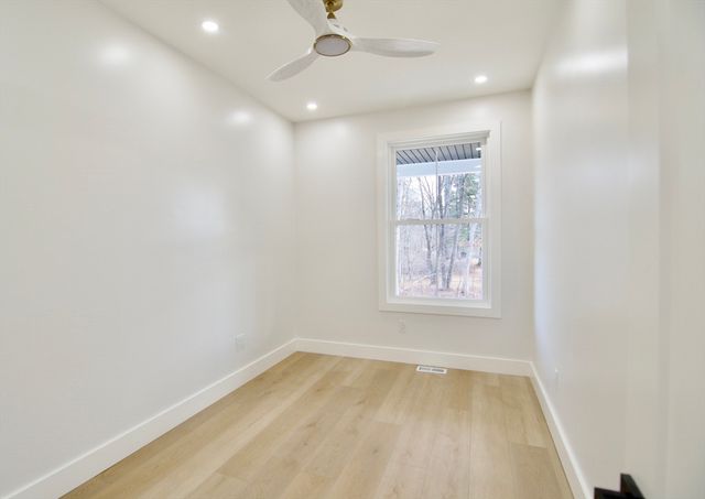 3 Mohawk St, Wilbraham, MA 01095