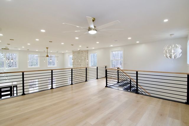 3 Mohawk St, Wilbraham, MA 01095