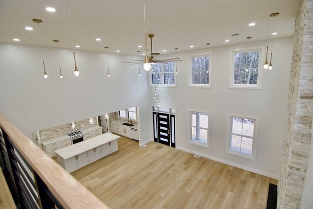 3 Mohawk St, Wilbraham, MA 01095