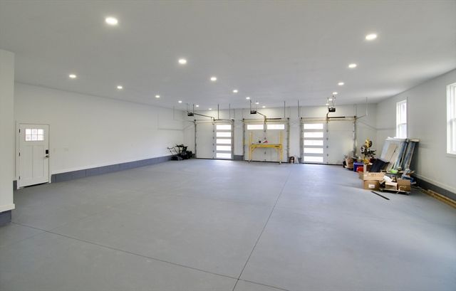 3 Mohawk St, Wilbraham, MA 01095