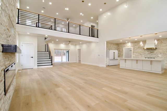 3 Mohawk St, Wilbraham, MA 01095