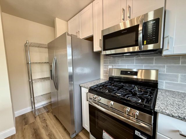 1224 W Baldwin COURT, Mequon, WI 53092