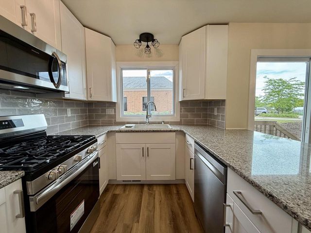 1224 W Baldwin COURT, Mequon, WI 53092