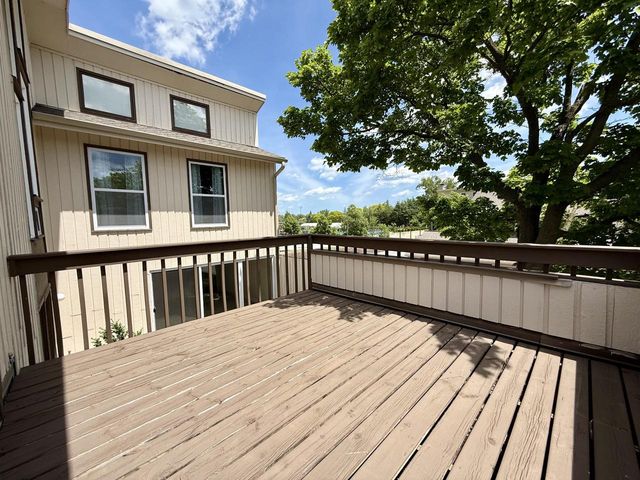 1224 W Baldwin COURT, Mequon, WI 53092