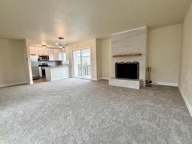 1224 W Baldwin COURT, Mequon, WI 53092
