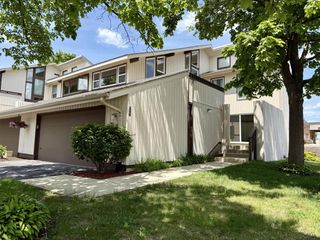 1224 W Baldwin COURT, Mequon, WI 53092