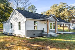 107 Wood Street, Westminster, SC 29693