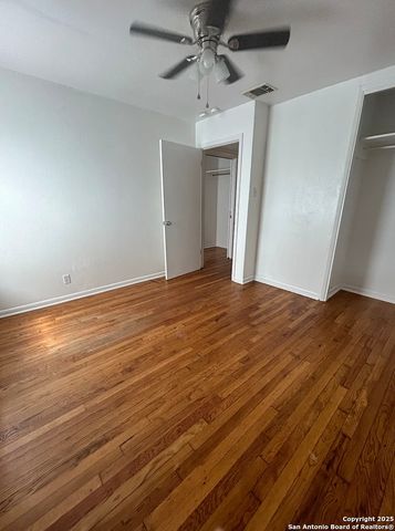 355 Cresham, San Antonio, TX 78218