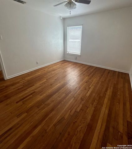 355 Cresham, San Antonio, TX 78218