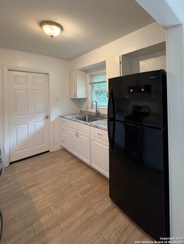 355 Cresham, San Antonio, TX 78218