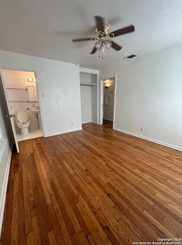 355 Cresham, San Antonio, TX 78218