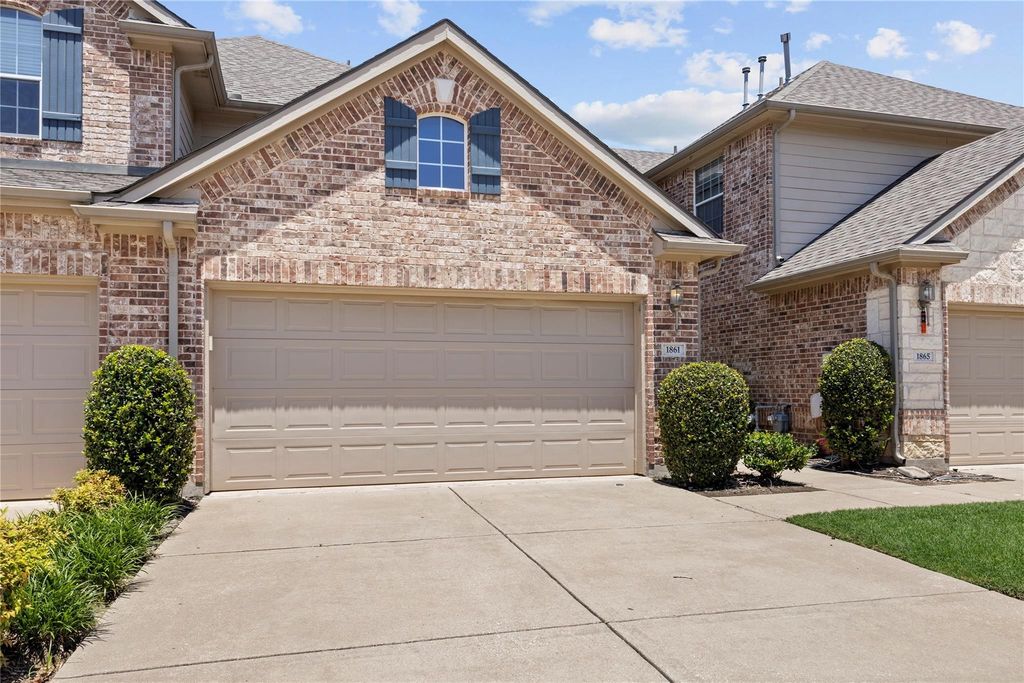 1861 Sandpiper Lane, Carrollton, TX 75007