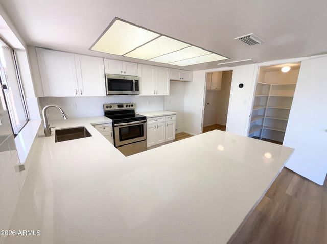 2219 S ESTRELLA Circle, Mesa, AZ 85202