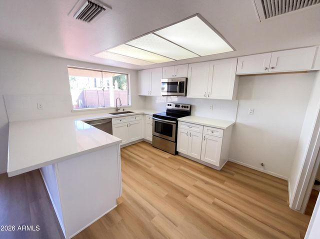 2219 S ESTRELLA Circle, Mesa, AZ 85202