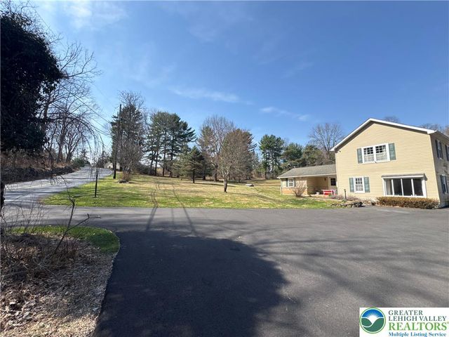 3676 Lower Saucon Road, Hellertown Boro, PA 18055