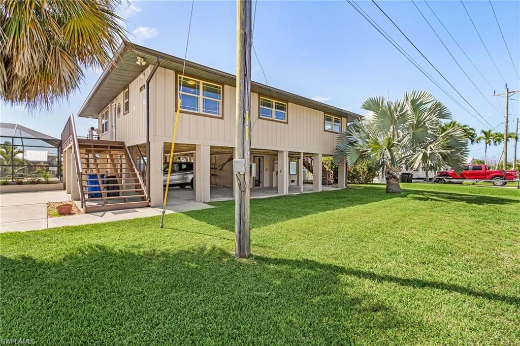 2272 York RD, ST. JAMES CITY, FL 33956 — photo 2