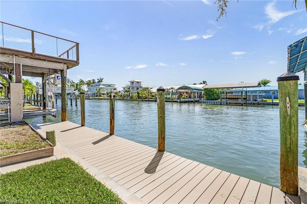 2272 York RD, ST. JAMES CITY, FL 33956 — photo 4