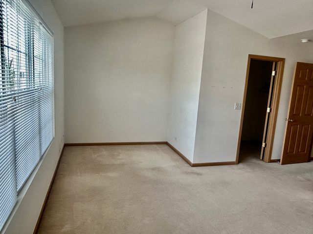 2482 Stoughton Circle, Aurora, IL 60502