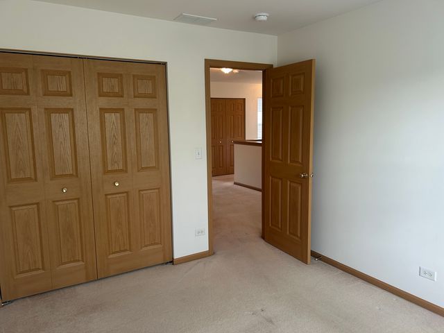 2482 Stoughton Circle, Aurora, IL 60502