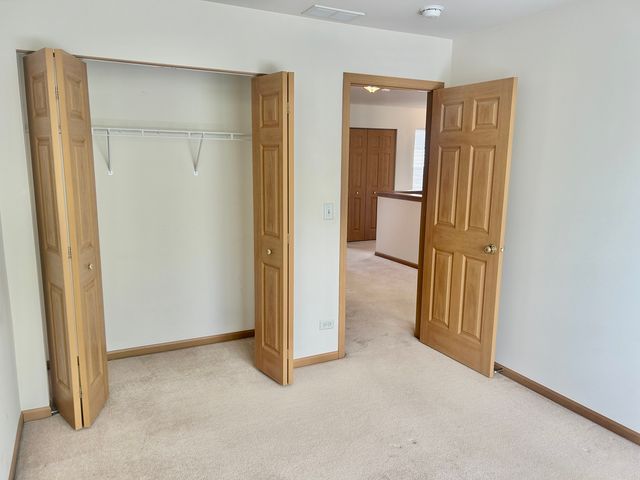 2482 Stoughton Circle, Aurora, IL 60502